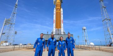 Pana la Luna si inapoi NASA va lansa in aceasta noapte primul zbor cu echipaj uman catre Luna