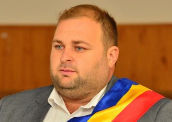 Primarul unei comune din Mures acuzat de furt de energie electrica a fost pus sub control judiciar