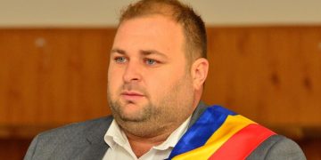 Primarul unei comune din Mures acuzat de furt de energie electrica a fost pus sub control judiciar