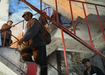 Protest in Valea Jiului Minerii nu sau mai prezentat la munca in schimbul I dupa ce au aflat ca nu vor