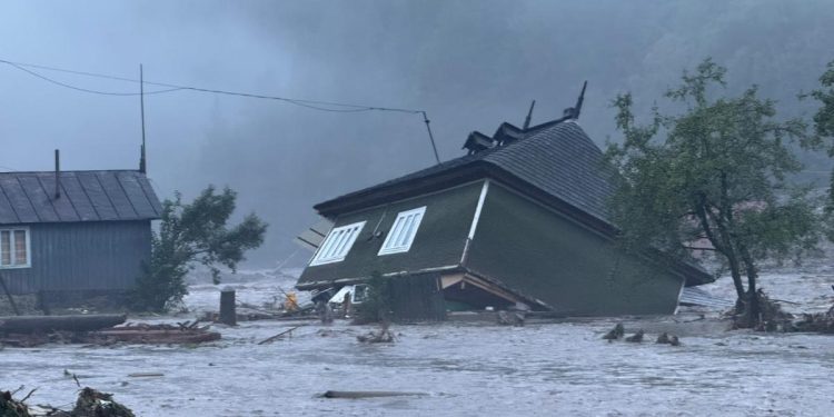 Romanii afectati de dezastre sau razboi vor beneficia de ajutoare financiare din partea statului Legea a fost adoptata