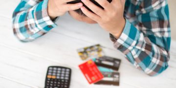 Romanii care au datorii mai mari de 1200 de lei la primarii vor fi inclusi pe lista rusinii