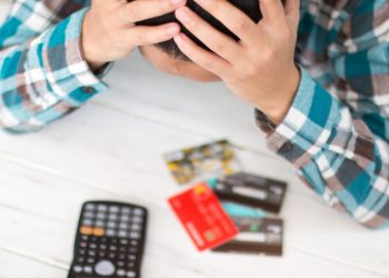 Romanii cu datorii mai mari de 1200 lei la primarii vor fi inclusi pe lista rusinii