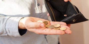 Veniturile romanilor au crescut spre sfarsitul anului 2025 insa cheltuielile au depasit 85