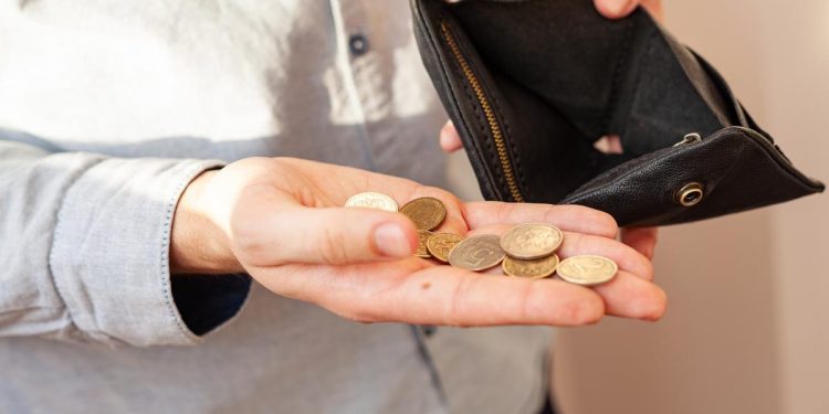 Veniturile romanilor au crescut spre sfarsitul anului 2025 insa cheltuielile au depasit 85