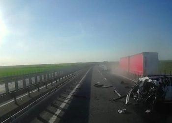 accident grav pe a1 doi soti au fost ucisi de un tir care a lovit o masina pe banda de