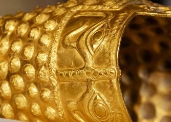 avertisment despre restaurarea coifului de aur de la cotofenesti exista riscul unor daune suplimentare