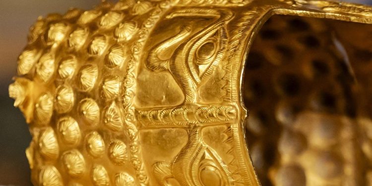 avertisment despre restaurarea coifului de aur de la cotofenesti exista riscul unor daune suplimentare