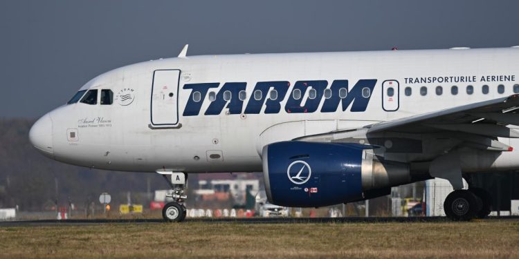 ultima oportunitate pentru tarom joi este ziua deciziva fie vine un investitor fie compania dispare de pe