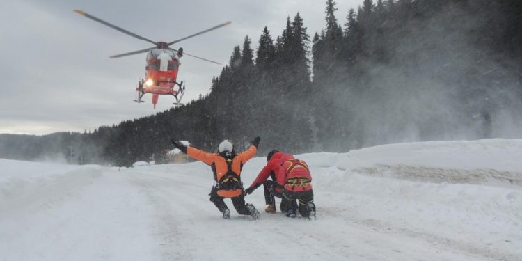 Avalansa in Bucegi O persoana este cel putin blocata sub zapada pe Valea Costilei