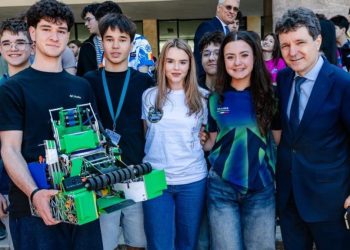 Echipele de robotica din Romania au castigat primele patru locuri la Campionatul Mondial din SUA