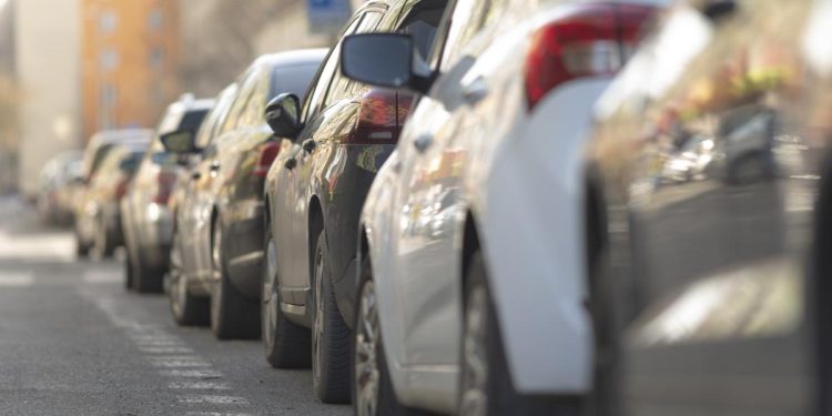 Incepand de astazi masinile hibride nu mai au parcarea gratuita in Bucuresti Avantajul ramane pentru cei cu