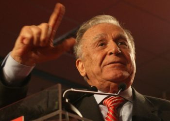MAE declasifica 5000 de dosare din anii 90 Alegerile din mai 1990 mineriadele vizita Regele Mihai