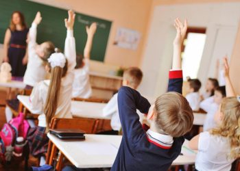 Ultima decizie a lui Bolojan in Guvern inainte de motione prim de 1500 de lei pentru