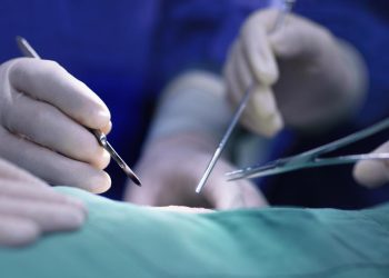 Dosarul Tesloianu Procurorii nu au putut stabili legatura intre decesul unor pacienti si implanturi