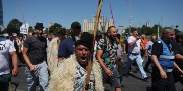 Seful ANSVSA anunta constituirea unei celule de criza dupa protestul violent al oierilor Ii inteleg