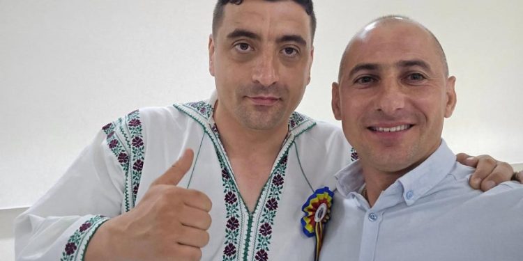 Un lider AUR a picat din nou examenul de Bacalaureat la 39 de ani. Este suspectat că a încercat să copieze și a fost... 1 Un lider AUR a picat din nou examenul de Bacalaureat la 39 de ani Este suspectat ca a incercat sa copieze si a fost