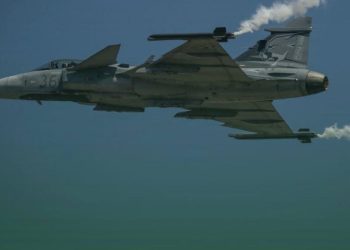 Ungaria a trimis avioane de lupta NATO la granita cu Romania Un avion de pasageri din China nu a