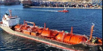petrolier sub pavilion liberian colizionat langa sfantul gheorghe trei persoane ranite nicusor dan
