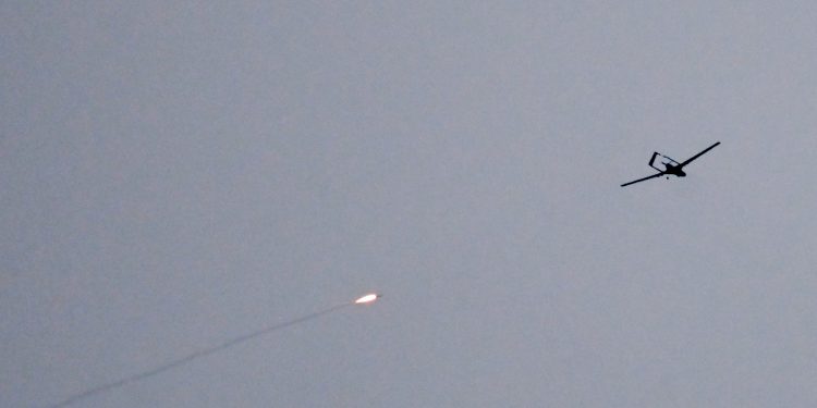 Dronelor aeriene le-a fost interzis accesul neautorizat în spațiul aerian al României pentru a treia oară în ultimele 24 de ore. 1 Dronelor aeriene le a fost interzis accesul neautorizat in spatiul aerian al Romaniei pentru a treia oara in ultimele 24 de ore