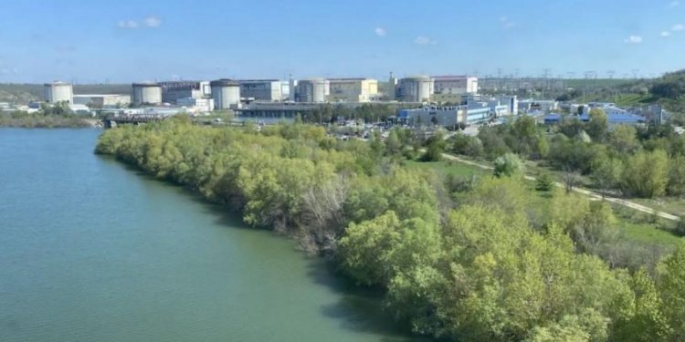 Intervenție de urgență a armatei pe Dunăre: O stâncă imensă va fi detonată, iar brațul Bala va fi... 1 Interventie de urgenta a armatei pe Dunare O stanca imensa va fi detonata iar bratul Bala va fi