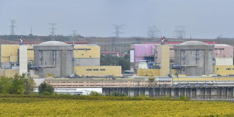 „Reactorul va fi oprit”. Nu sunt disponibile alte soluții de urgență pentru centrala de la Cernavodă după... 1 Reactorul va fi oprit Nu sunt disponibile alte solutii de urgenta pentru centrala de la Cernavoda dupa