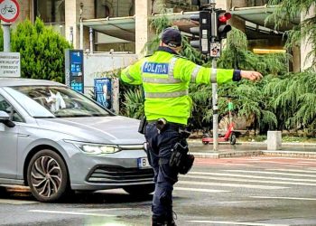 blocaj rutier in bucuresti soseaua s a prabusit in apropierea bulevardului erorilor