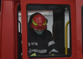 Pompier rănit în timpul intervenției la un incendiu, anchetă demarată