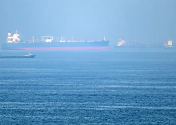 Un cargo cu cereale, lovit de drone lângă o platformă OMV Petrom din Marea Neagră